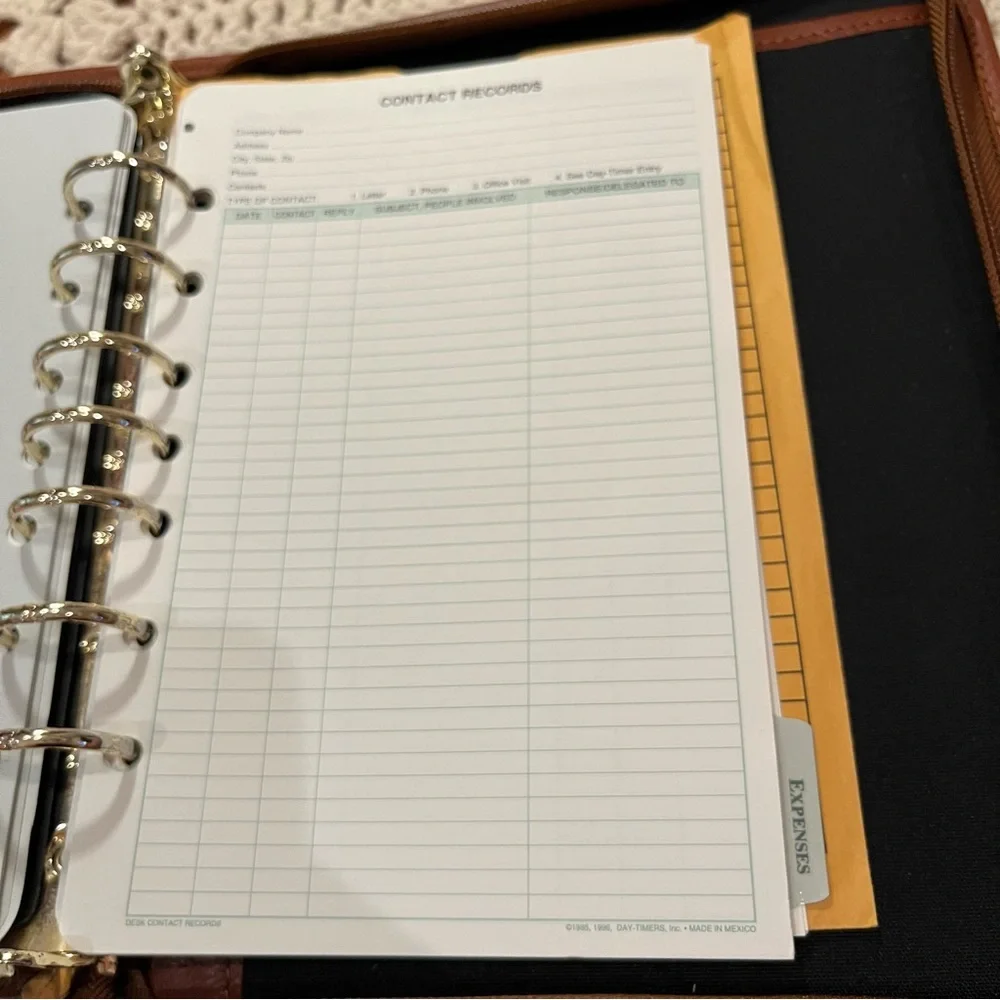 Day-Timer Vintage Green and Brown Leather Zipper Planner/Calendar - Picture 13 of 16